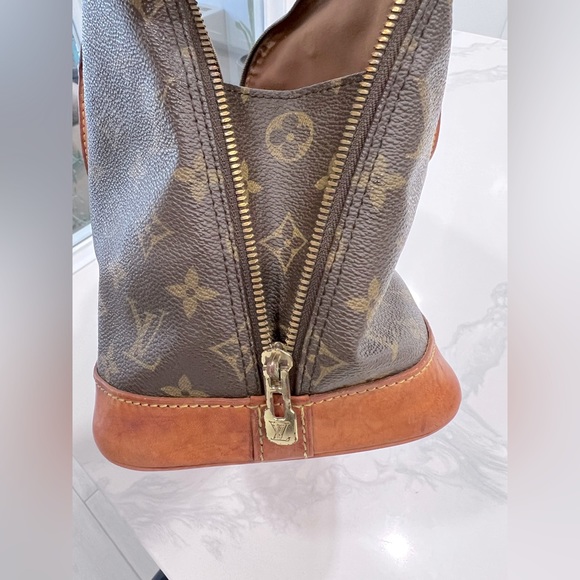 LOUIS VUITTON Alma Vintage Monogram Handbag Monogram Canvas - Picture 9 of 14